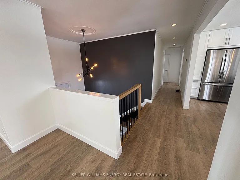 497 Wellington Main St — Photo 19