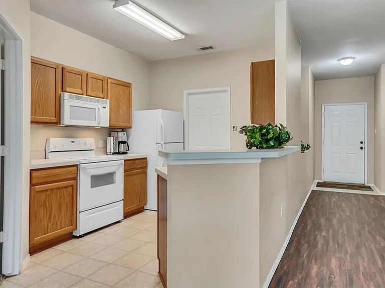 4105 Capstone Dr — Photo 13