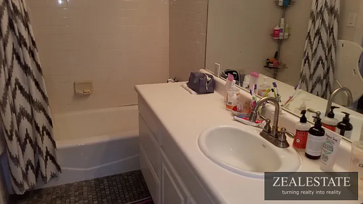 Rented by ZealEstate Group Inc | media 37