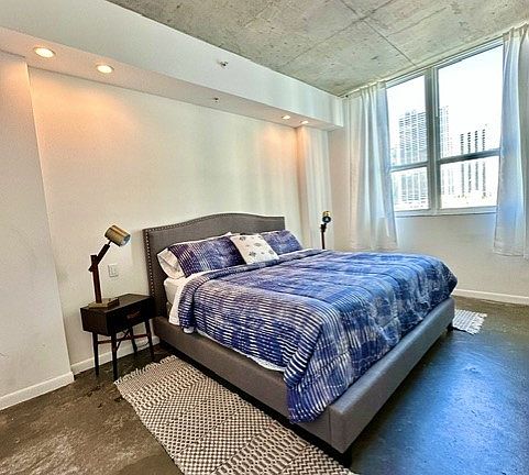 4th image of 133 NE 2nd Ave APT 1405