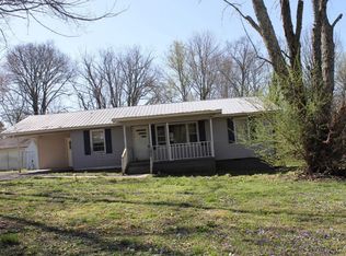 215 5th St W, Grant, AL 35747