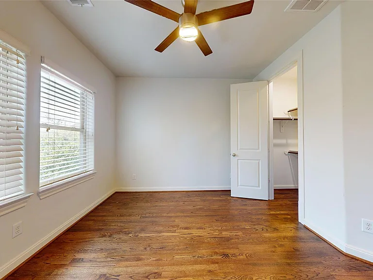 1708 Upland Lakes — Photo 32