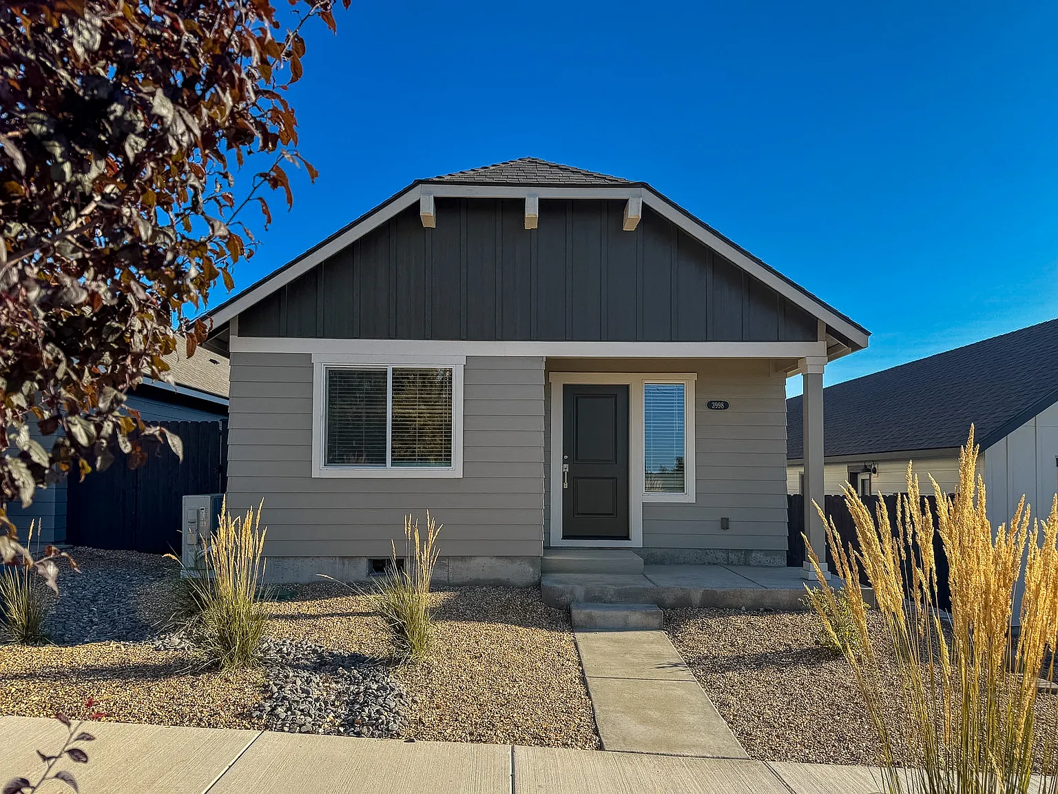 3 bed, 1102 sqft, $2,350 — Photo 1