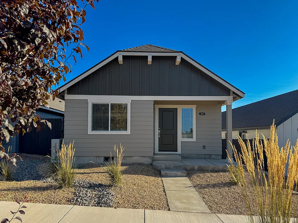 3998 SW Obsidian Ave