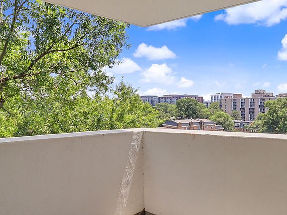 2nd image of 700 7th St SW APT 711
