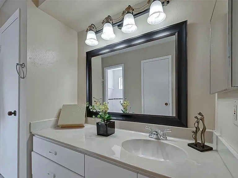 10431 Odessa Dr — Photo 24