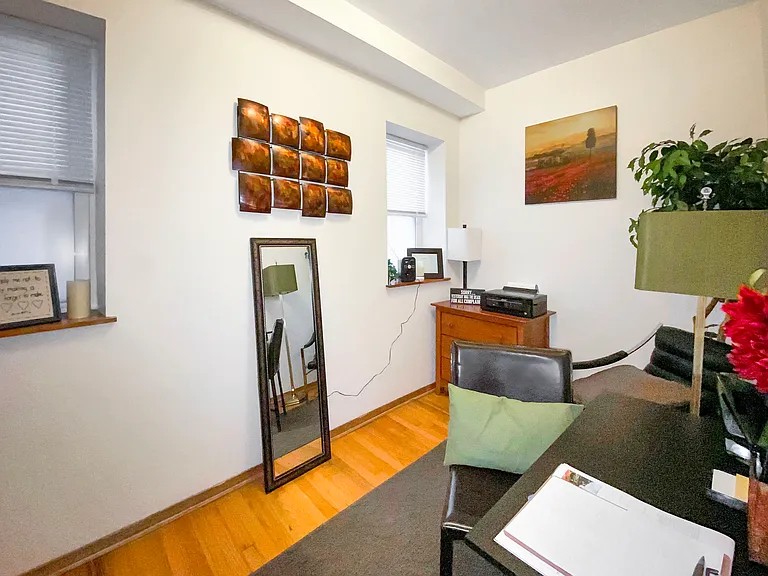 1214 N Paulina St — Photo 4