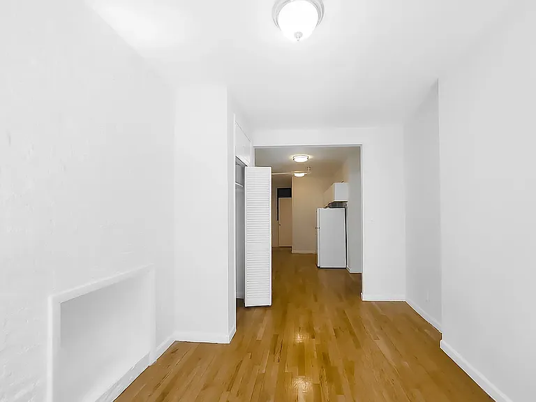 217 E 29th St #21 — Photo 3