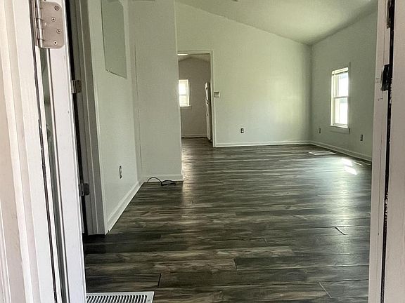 3rd image of 1247 Pavone St