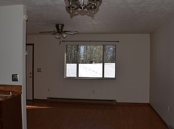 3rd image of 318 Orchard Wood Dr