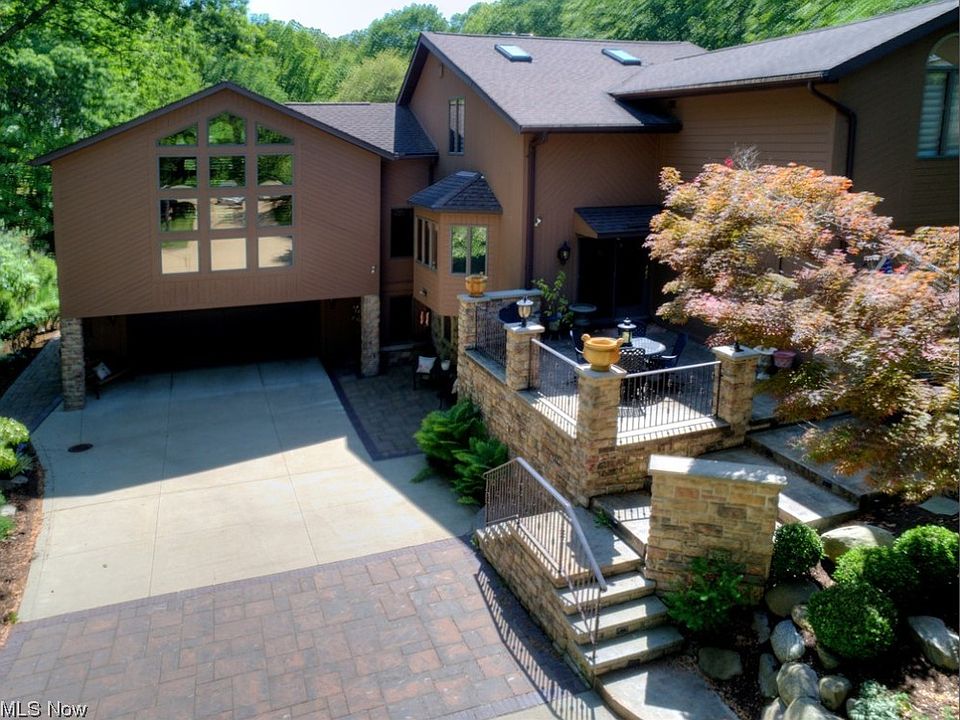 8465 Whitewood Rd, Brecksville, OH 44141 MLS 4470410 Zillow