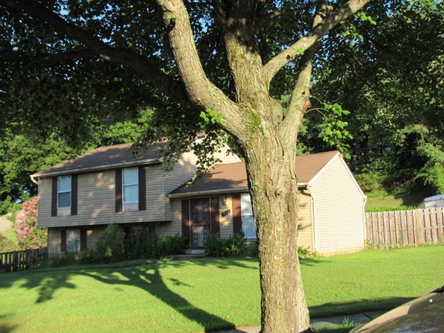 2nd image of 305 Etna Dr