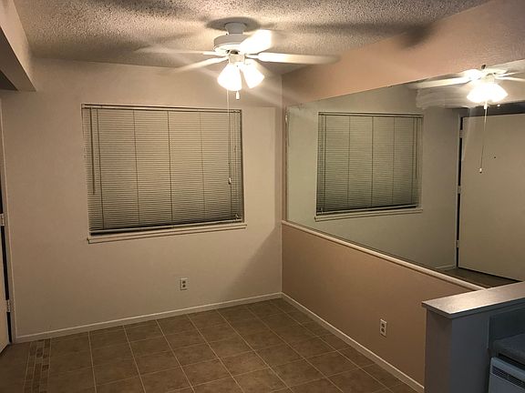 Dining/Kitchen 
