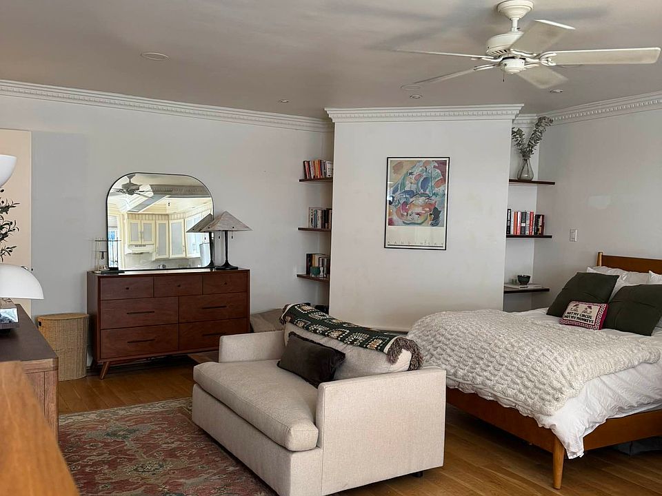 1st image of 236 Henry St APT 3