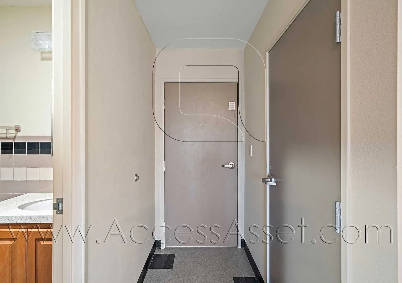 (*) 572-100-046 — Photo 3