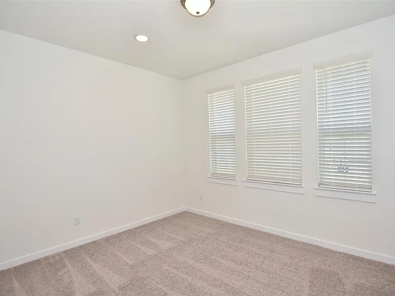1804 Homestead Farms Dr — Photo 22