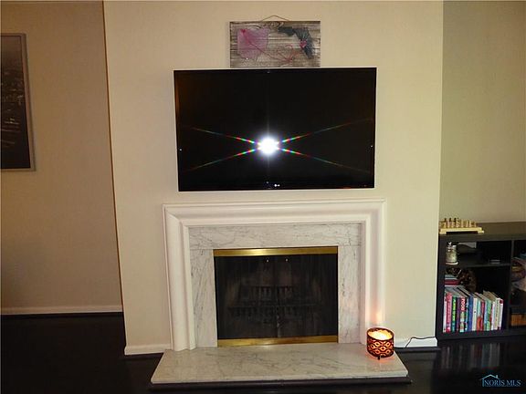 5th image of 4243 W Bancroft St APT 206E