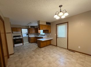 1113 & 1115 Duluth Ave N #1115, Thief River Falls, MN 56701