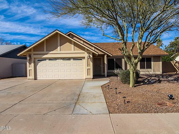 3rd image of 2512 E CATALINA Avenue