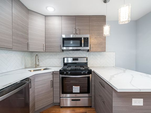 4th image of 49 Jewett Ave APT 3