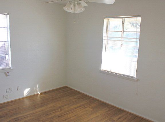 4th image of 3124 W Kansas Ave