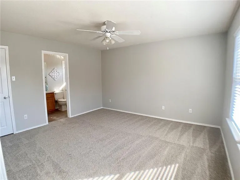117 Decker — Photo 13