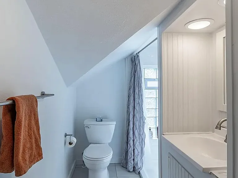 351 Morse Ave — Photo 13