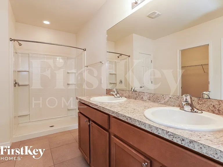 604 SW 6th Ave — Photo 10