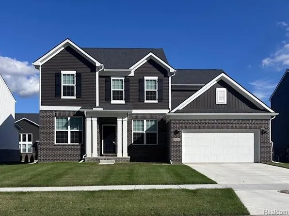 51344 Nature Trail Dr, Macomb, MI 48042