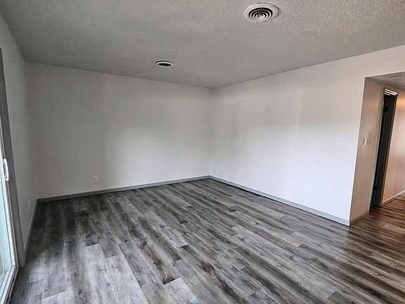 4th image of 904 Connecticut Ave APT B