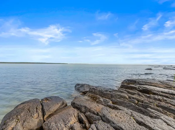 172 Greenough Point Rd, Northern Bruce Peninsula, ON N0H 2M0