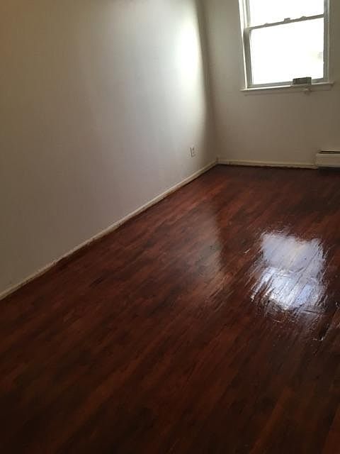 2nd image of 1373 E 56th St APT 1