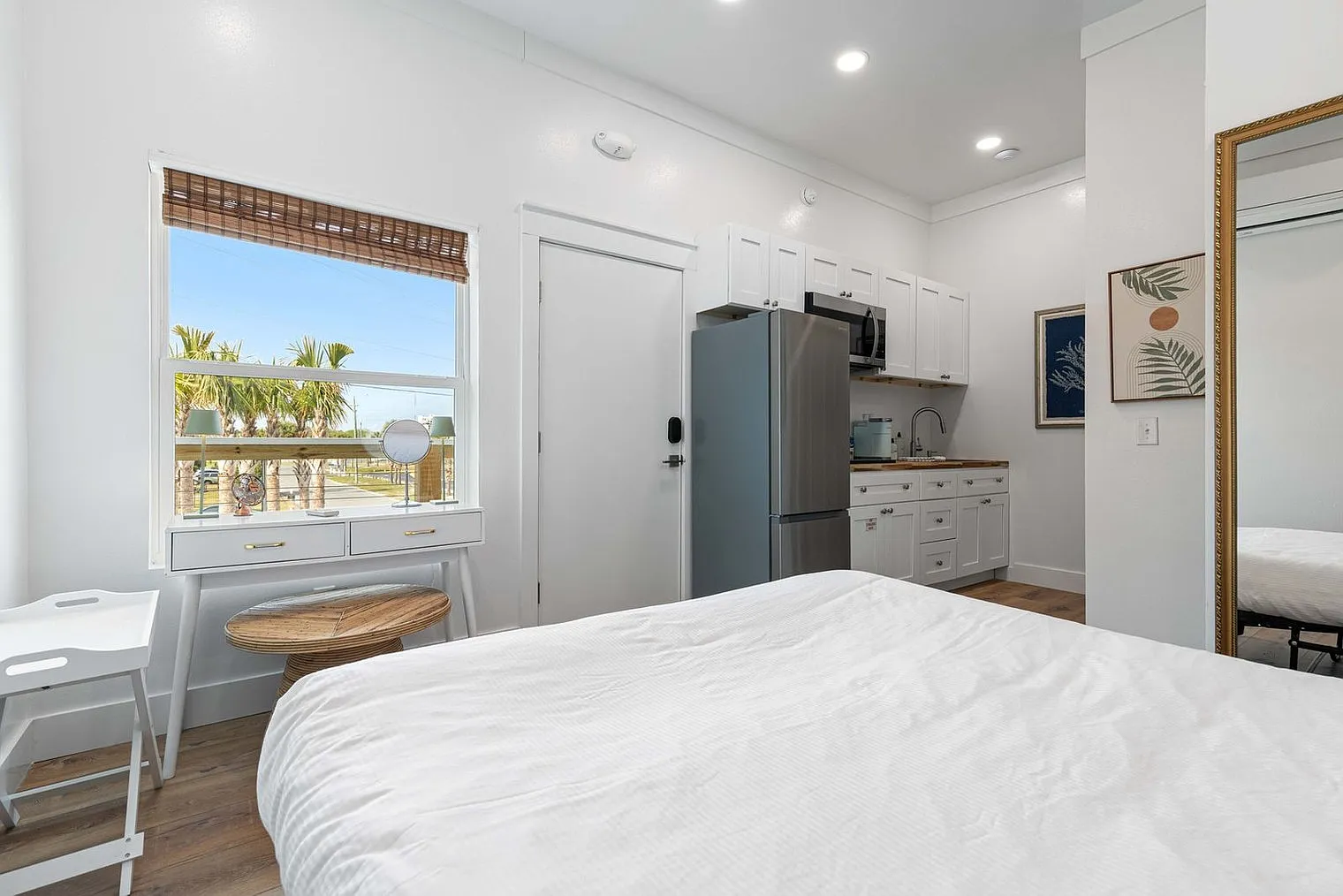 1 bed, 1.0 bath, 1937 sqft, $1,785 — Photo 3