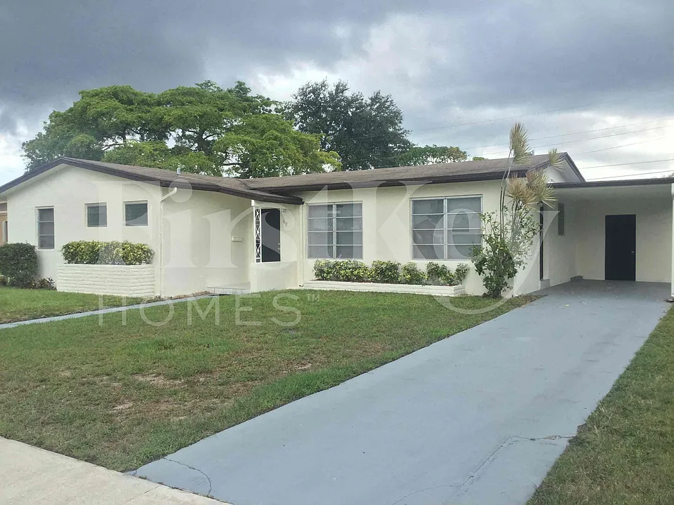 60 NW 189th Ter