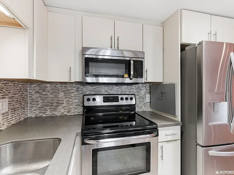 1430 Bridgeway St #13 — Photo 11