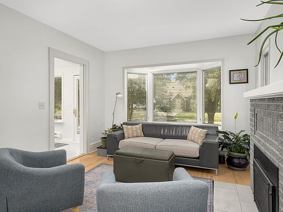 5th image of 2901 40th Ave S
