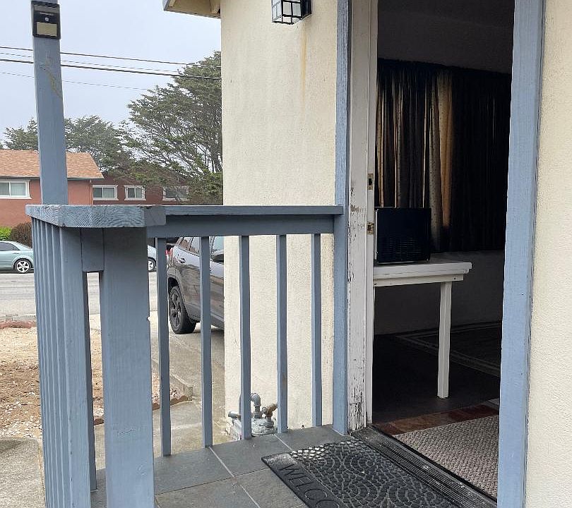 Private entrance to room