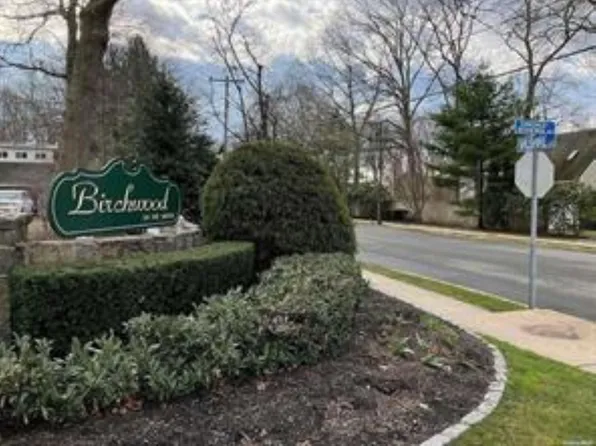 4419 Wilshire Lane #4419, Oakdale, NY 11769