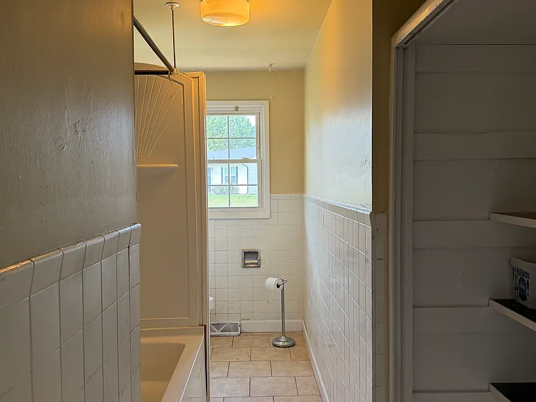 121 Woodgate Cir — Photo 9