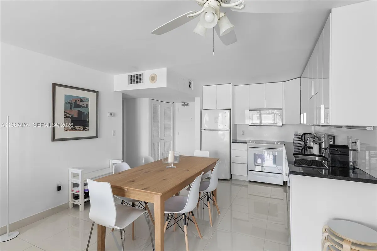 Building Photo - 345 Ocean Dr #607