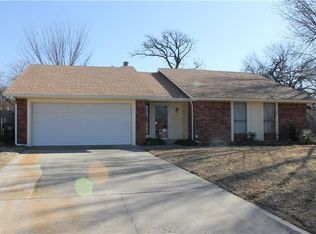 1124 Cedar Hill Pl, Midwest City, OK 73110