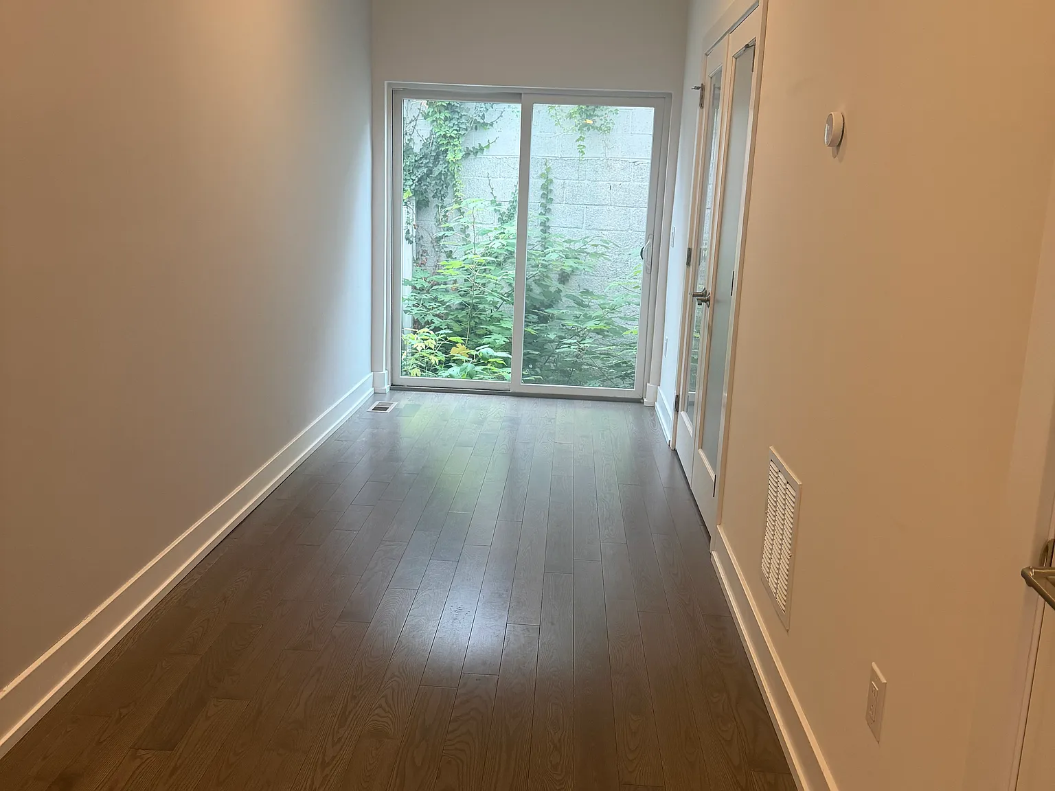 3 bed, 2809 sqft, $4,850 — Photo 3
