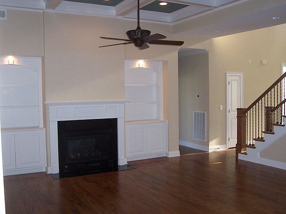 4th image of 2987 Riverwood Dr