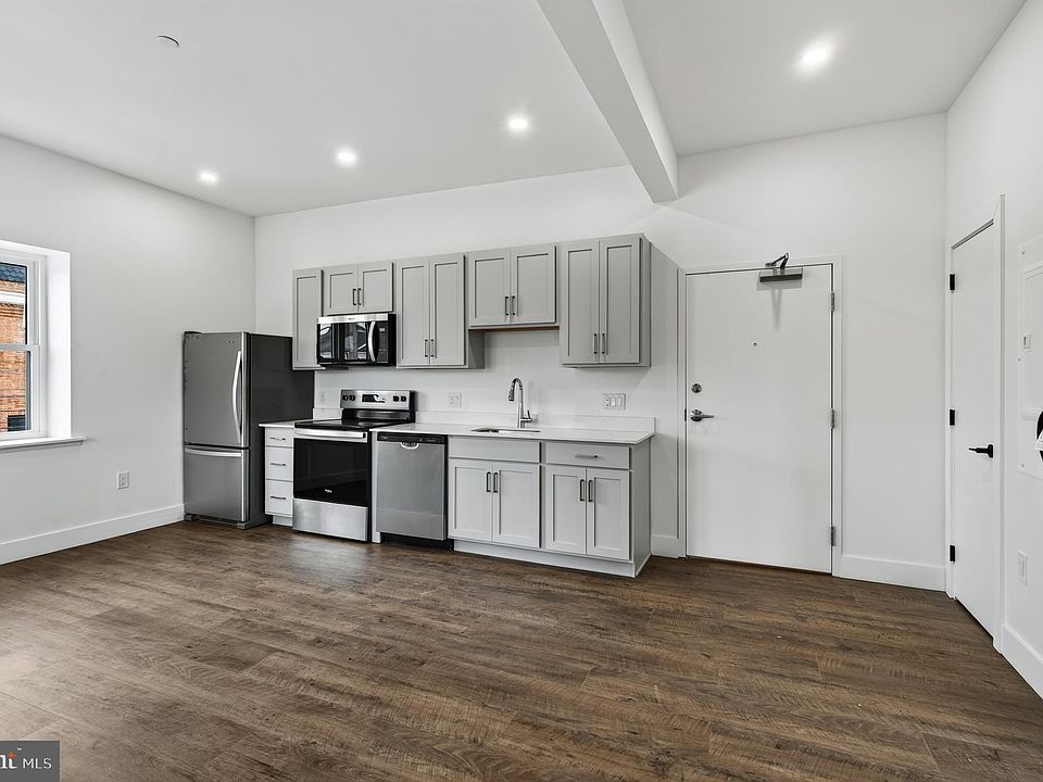1st image of 123 S Main St #10
