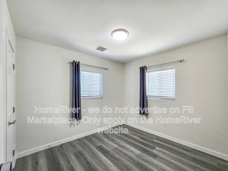 1339 E Glenrosa Ave — Photo 14