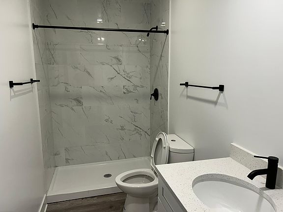 3rd image of 4327 N Lawndale Ave #4