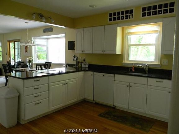 3rd image of 13110 Bradley Farm Dr