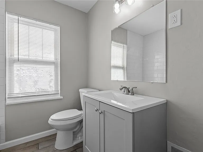 3065 Latonia Ave — Photo 18