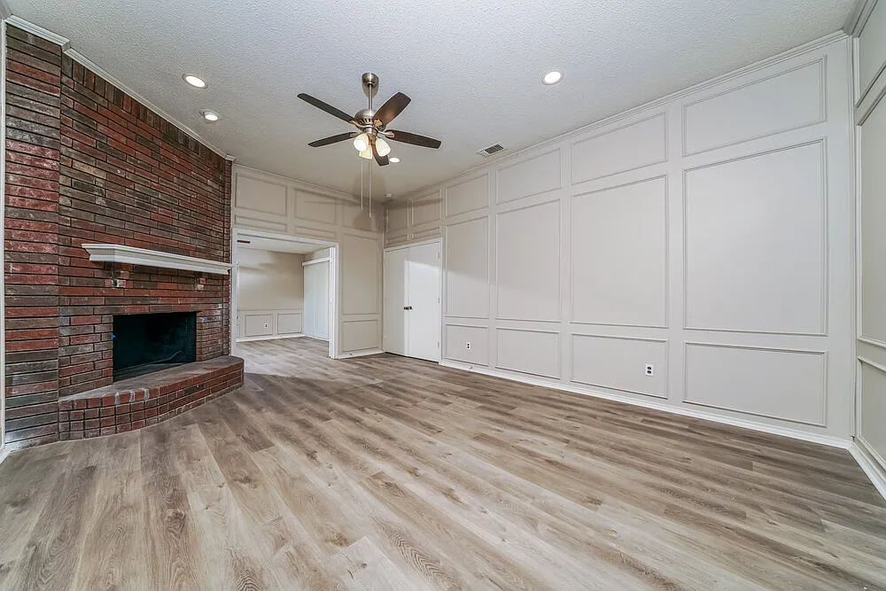 3 bed, 2.0 bath, 1966 sqft, $2,075 — Photo 4