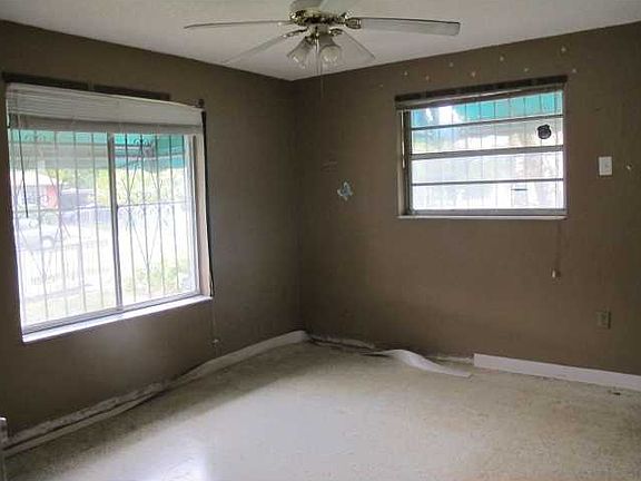 3rd image of 1210 North Dr